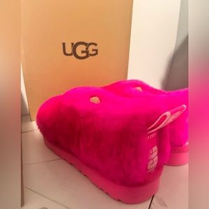 UGG CLASSIC COZY BOOTIE BARBIE PINK